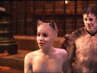 Režisér filmu Tom Hooper stojí aj za úspešným filmom Bedári