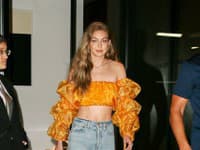 IT girl Gigi Hadid sa zladila do oranžovej
