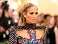 Vždy perfkektne upravená Jennifer Lopez vie, ako na seba upútať pozornosť