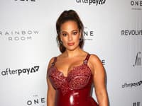 Ashley Graham sa nebráni sexi lookom  ani počas tehotenstva
