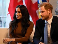Princ Harry s manželkou Megan začiatkom roka šokovali správou, že 
