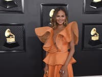 Aj Chrissy Teigen sa snažila zaujať