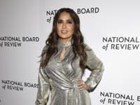 Salma Hayek sa dokonca stala po prvýkrát matkou až po dovŕšení štyridsiatky. Konkrétne mala 41 rokov, keď porodila zdravú dcérku Valentinu.
