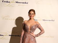 Modelka Andrea Verešová je rokmi verná čipke, ktorá sa spája s rukopisom návrhárky Jany Pištejovej