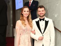 Herečka Dominika Richterová prišla v nežnej púdrovej róbe a bola okúzľujúca
