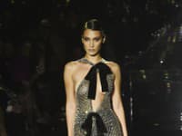 Na móle nechýbala ani jedna z najžiadanejších modeliek súčasnosti Bella Hadid.