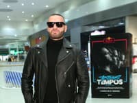 Raper Patrik Rytmus Vrbovský prišiel na predpremiéru svojho filmu Tempos v takomto skvelom stylingu, veľmi dobrá voľba