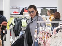 Modelka Alena Šeredová počas tehotenstva a nákupov pre budúcu dcérku Vivienne Charlotte