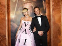 Slávek Horák, režisér a scenárista filmu Havel so svojou priateľkou, Vandou Jandou
