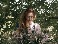 Pri svojej tvorbe Veronika využíva lokálne kvety - dokonca si ich pestuje sama