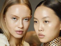 Beauty novinky v duchu spomalenia starnutia: Hodvábnu pleť Japoniek dosiahnete rozjasnením zvnútra