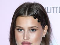 Mladá modelka Lexi Wood si fotky rada upravuje