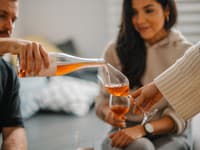 Každý člen má možnosť zvoliť si preferovaný druh vín na základe ktorých mu someliér pripravuje vždy nové vínne selekcie