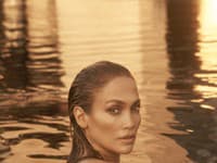 Jennifer Lopez si založila vlastnú kozmetickú značku a sama sebe sa stala modelkou v reklame