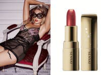 Červené pery vykúzlia sviatočný look 