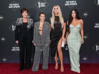 Kardashianky si nemajú problém platiť vlastných fotografov - chcú totiž vyzerať dokonalo 