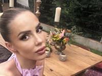 Módna návrhárka Júlia Malinovská sa stala mamou