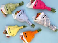 Jacquemus a jeho kvetinový pop-up zožali úspech. Látky z kolekcií recykloval a vytvoril z nich nádherné kytice
