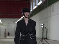 Michael Kováčik predstavil kolekciu jeseň/zima 2021 v rámci prvého prehliadkového dňa Mercedes-Benz Prague Fashion Weeku