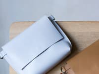 Minimalistické kožené ľadvinky