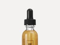 V rámci beauty rutiny používa produkty Mimi Luzon s 24K zlatom, ktoré hydratujú a zároveň pôsobia protizápalovo