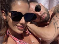 Simona Brnová po boku Janyho Landla žiari