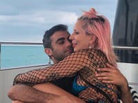 Dnes je už Lady Gaga šťastne zadaná. Napriek tomu poukazuje, že pred funkčným vzťahom si musela prejsť procesom sebalásky a odpustiť ostatným