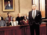 Damonovho protivníka vo filme Rainmaker hrá Jon Voight ako zákerný, manipulatívny a zapredaný právnik Drummond. 