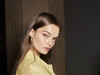 Pastelový make-up look pre opálenú pleť: Baby ružová vytvorí na týchto miestach dokonalú krásu