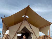 Najväčším zážitkom bol pre Eriku glamping Under Canvas