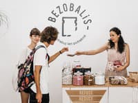 Vnímam, že k nám chodia stále noví ľudia a tiež sa bezobalové obchody stali oveľa dostupnejšími. 