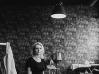 Kostýmová výtvarníčka filmu Známi Neznámi, Alexandra Grusková nám porozprávala, ako vyzerá jej bežný pracovný deň a s čím všetkým musí pri natáčaní filmu rátať