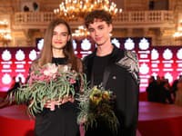 Víťazi Schwarzkopf Elite Model Look 2021 za ČR Amélie Konšelová a Alex Hanus