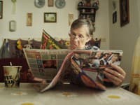 Vo filme sa režisér filmu snaží načrtnúť aj ďalšie spoločenské problémy ako kontrastný rozdiel medzi mestom a dedinou. 