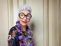 100 ročná Iris Apfel neustále dokazuje, že vek je len číslo