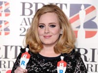 Adele tak, ako ju diváci dlhé roky poznali - s kilami navyše