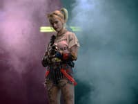 Ďalšia z kategórie antihrdiniek, Harley Quinn, by vás mohla predurčiť stať sa stredobodom pozornosti halloweenskej párty. 