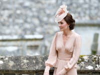 Britská královská rodina funguje ako šedá eminencia módneho priemyslu