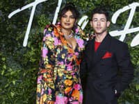 Priyanka si zvolila na udalosť výrazný model