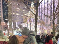 Nechajte sa vtiahnuť do čarovnej atmosféry vianočného New Yorku