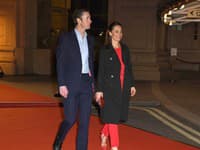 Pippa po boku svojho manžela Jamesa