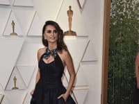 Krásna Penelópe Cruz stavila na čiernu farbu