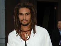Momoa ako mladý herec: svojím vzhľadom si získal režisérov, ale aj fotografov
