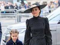 Nádherná dcéra princa Williama a vojvodkyne Kate Middleton, zdedila množstvo čŕt a vlastností aj po svojej prababičke