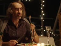 Romantickú komédiu Ženy a život, v ktorej sa život bude hlavným hrdinkám intenzívne stavať do cesty, prinesie do slovenských kín distribučná spoločnosť Continental film