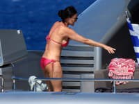 Demi Moore sa aj pred 60-tkou hrdí štíhlou líniou