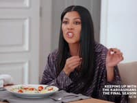 Kourtney mala kedysi pocit, že sa Kim a Khloé skutočne spojili, akoby prechádzali rovnakými vecami. Vtedy začala byť Kourtney aj nespokojná v ich šou.