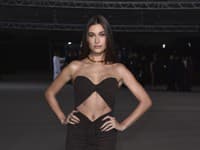 Hailey si drží status módnej ikony