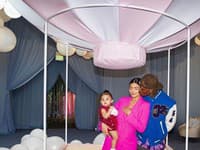 Dcéra Kylie Jenner a Travisa Scotta vyzerá ako úplná mini kópia svojej mamy