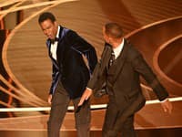 Will Smith sa po nemiestnom vtipe Chrisa Rocka na adresu Jady neudržal a komikovi uštedril facku